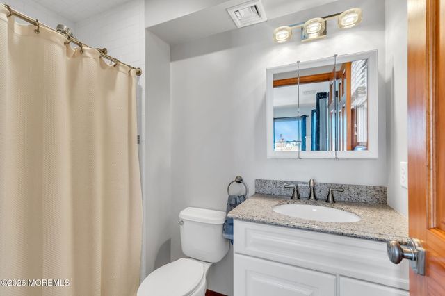 8 Bartine Street, Toms River, NJ 08753