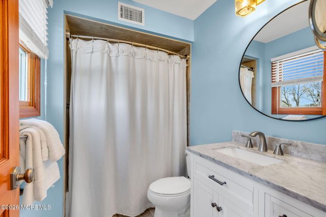 8 Bartine Street, Toms River, NJ 08753