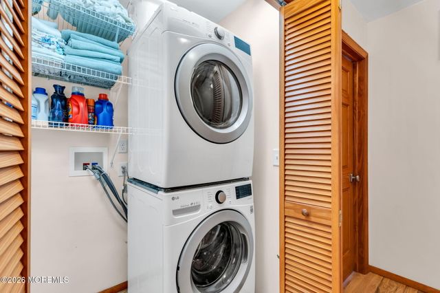 8 Bartine Street, Toms River, NJ 08753