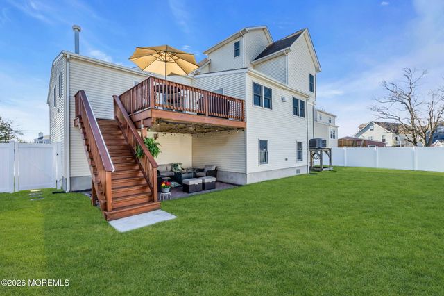 8 Bartine Street, Toms River, NJ 08753