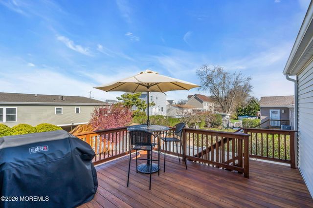 8 Bartine Street, Toms River, NJ 08753