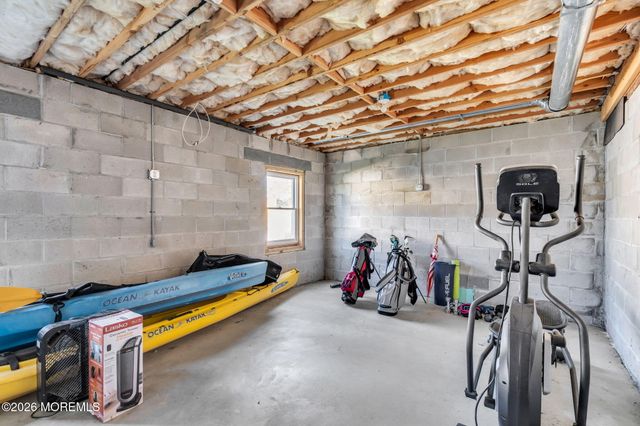 8 Bartine Street, Toms River, NJ 08753