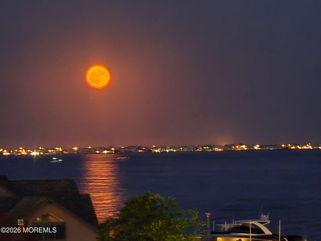 8 Bartine Street, Toms River, NJ 08753