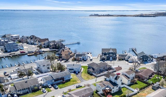 8 Bartine Street, Toms River, NJ 08753