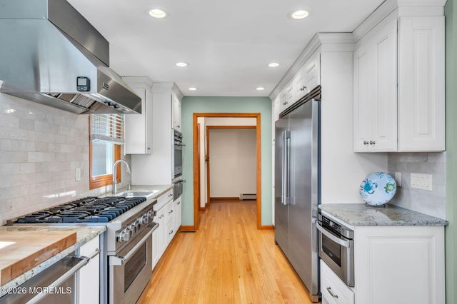 8 Bartine Street, Toms River, NJ 08753