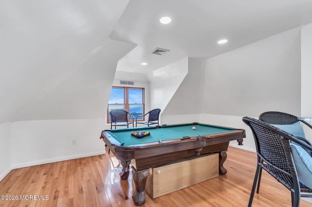 8 Bartine Street, Toms River, NJ 08753