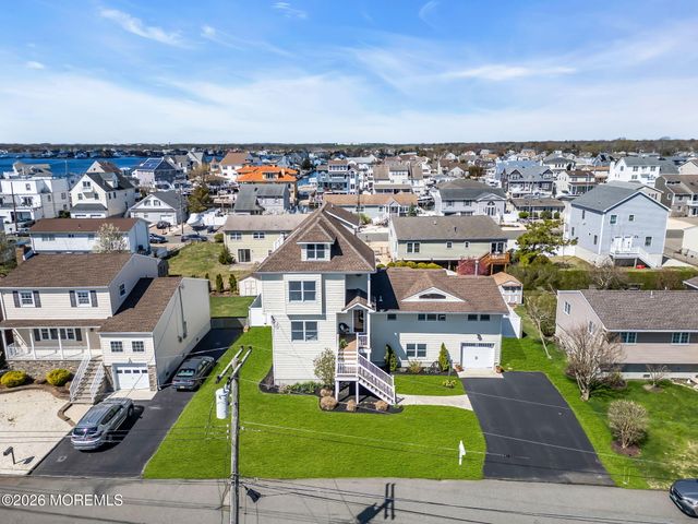 8 Bartine Street, Toms River, NJ 08753