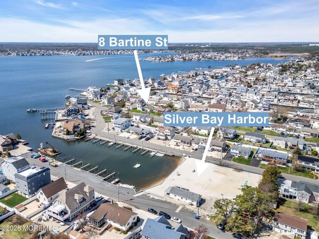 8 Bartine Street, Toms River, NJ 08753