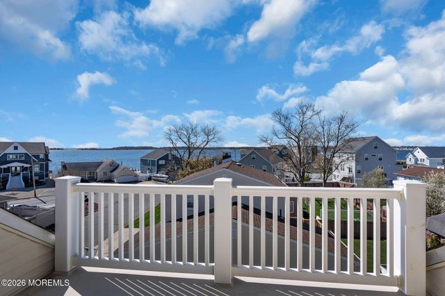 8 Bartine Street, Toms River, NJ 08753