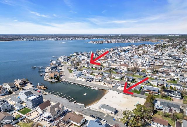 8 Bartine Street, Toms River, NJ 08753