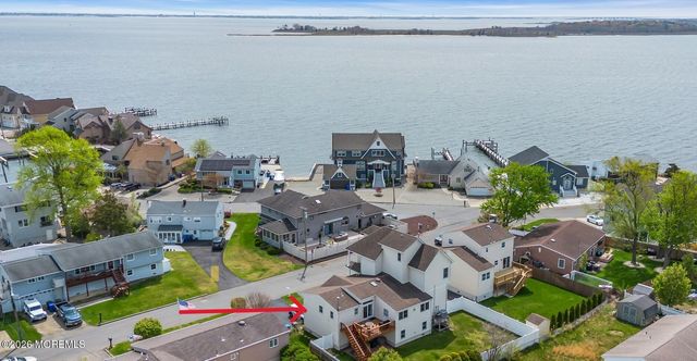 8 Bartine Street, Toms River, NJ 08753