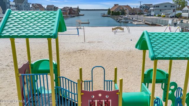 8 Bartine Street, Toms River, NJ 08753