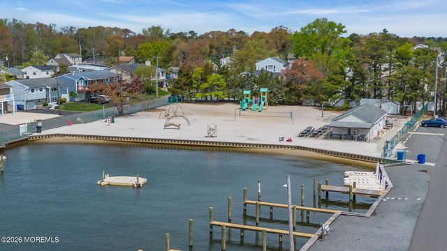 8 Bartine Street, Toms River, NJ 08753