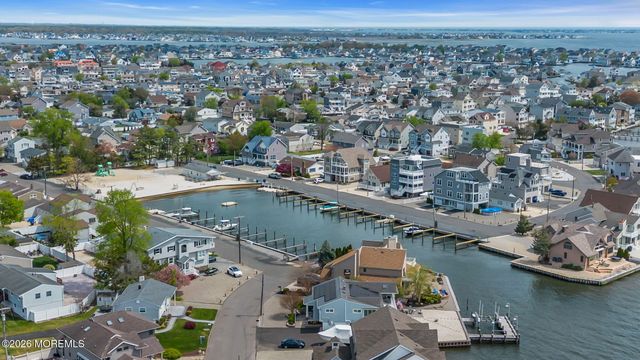 8 Bartine Street, Toms River, NJ 08753