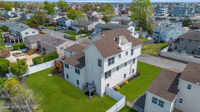 8 Bartine Street, Toms River, NJ 08753