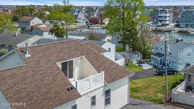 8 Bartine Street, Toms River, NJ 08753