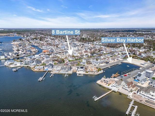 8 Bartine Street, Toms River, NJ 08753
