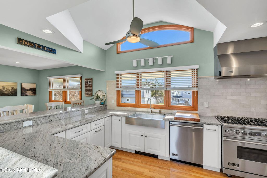 8 Bartine Street, Toms River, NJ 08753