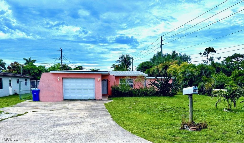 2400 Hunter TER, Fort Myers, FL 33901