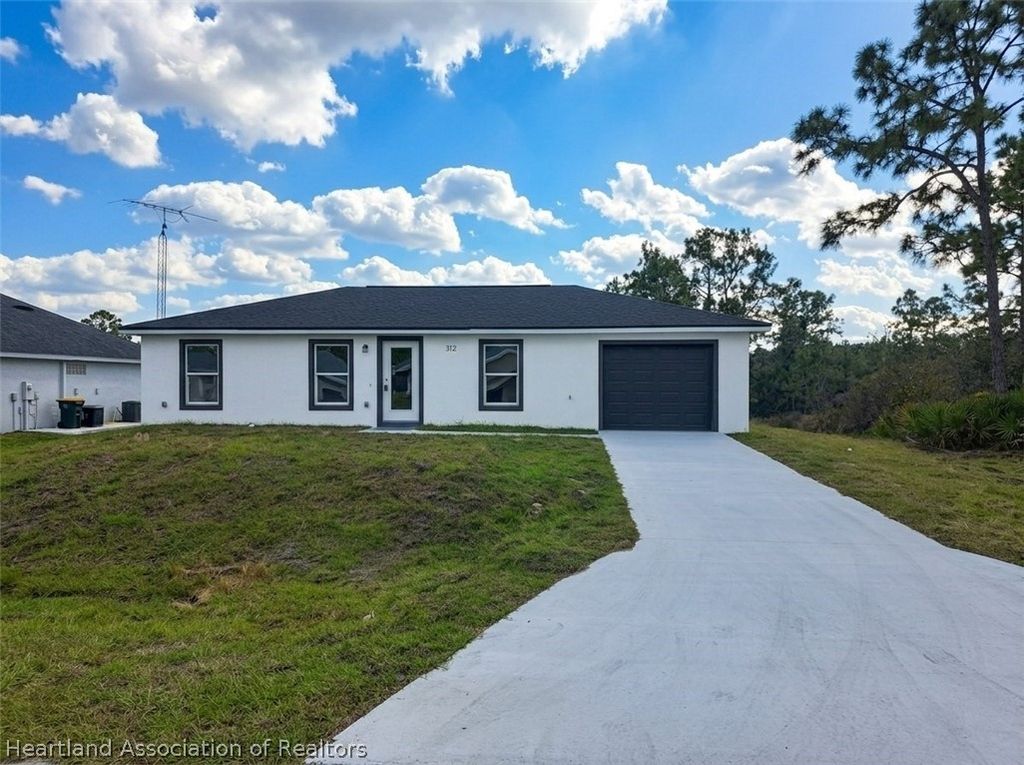 312 Condor Avenue, Sebring, FL 33870