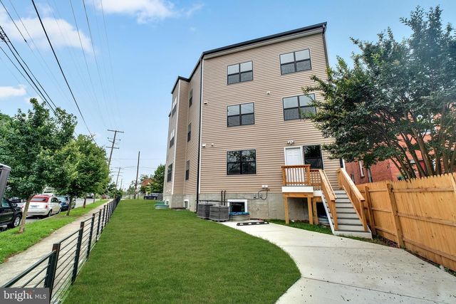 854 XENIA ST SE #102, Washington, DC 20032