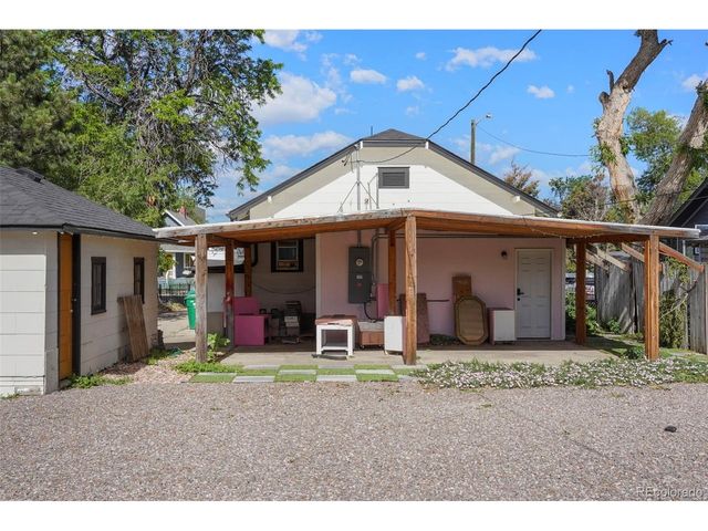 1530 Geneva St, Aurora, CO 80010