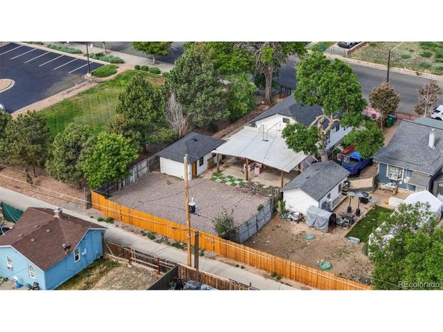 1530 Geneva St, Aurora, CO 80010