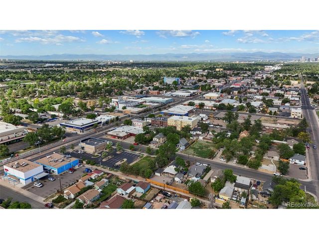 1530 Geneva St, Aurora, CO 80010
