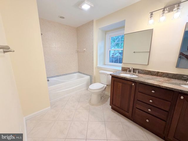 8853 APPLECROSS LN, Springfield, VA 22153