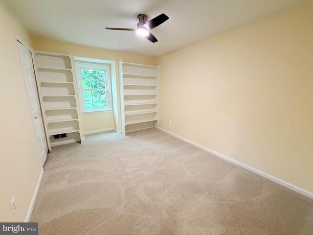 8853 APPLECROSS LN, Springfield, VA 22153
