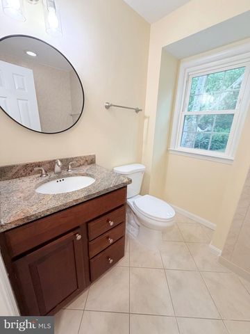 8853 APPLECROSS LN, Springfield, VA 22153