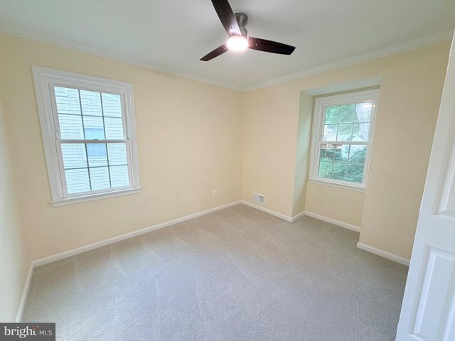 8853 APPLECROSS LN, Springfield, VA 22153