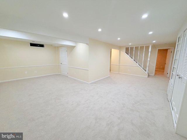 8853 APPLECROSS LN, Springfield, VA 22153