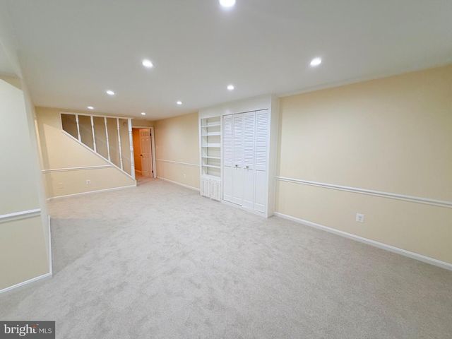 8853 APPLECROSS LN, Springfield, VA 22153