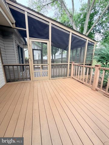 8853 APPLECROSS LN, Springfield, VA 22153