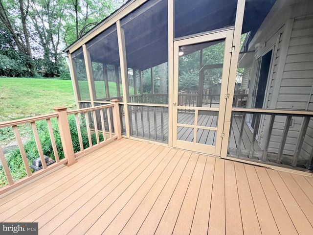 8853 APPLECROSS LN, Springfield, VA 22153