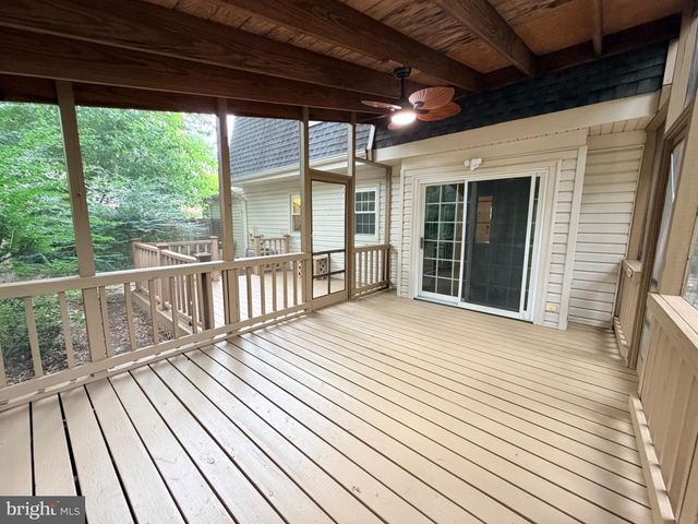 8853 APPLECROSS LN, Springfield, VA 22153