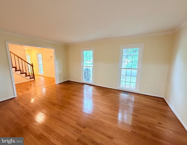 8853 APPLECROSS LN, Springfield, VA 22153