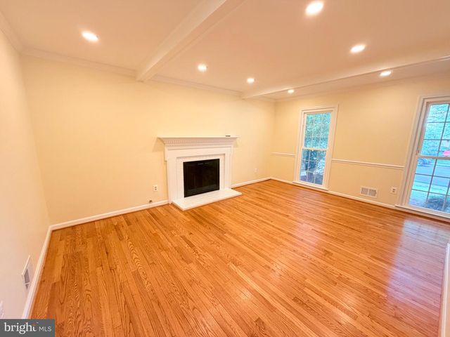 8853 APPLECROSS LN, Springfield, VA 22153