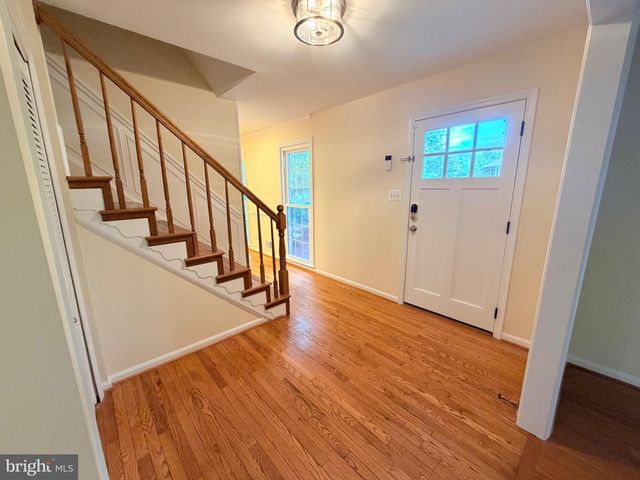 8853 APPLECROSS LN, Springfield, VA 22153