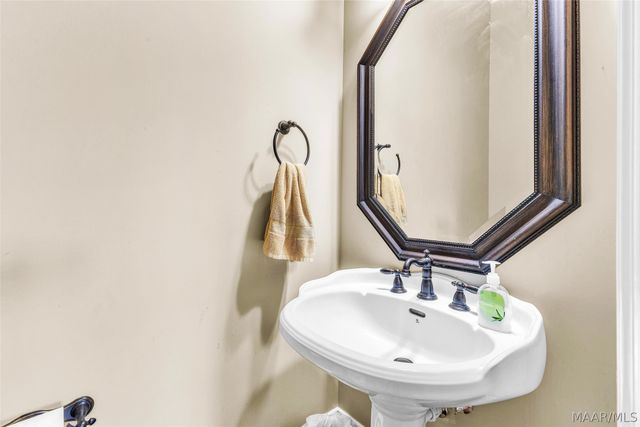 2024 Red Hawk Road, Prattville, AL 36067