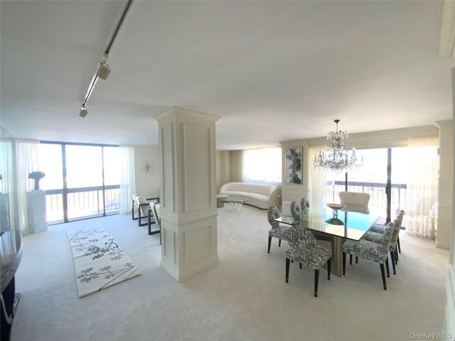 27010 Grand Central Parkway 17E, Floral Park, NY 11005