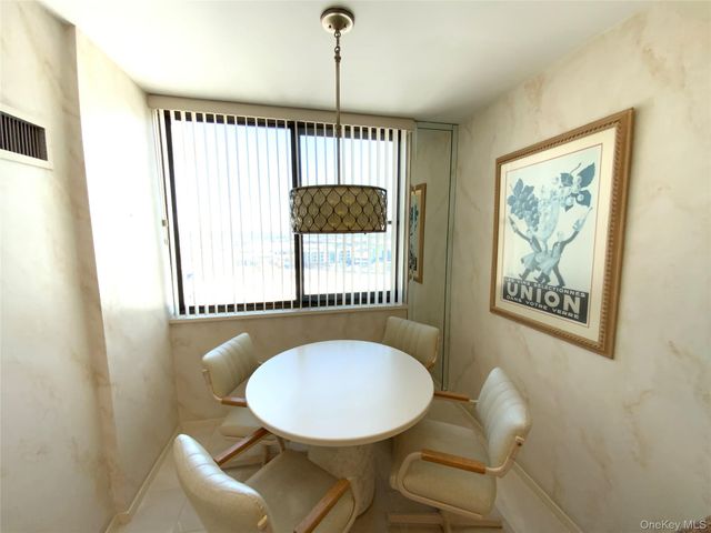 27010 Grand Central Parkway 17E, Floral Park, NY 11005