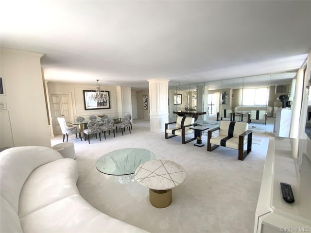 27010 Grand Central Parkway 17E, Floral Park, NY 11005