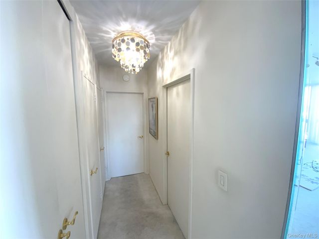 27010 Grand Central Parkway 17E, Floral Park, NY 11005