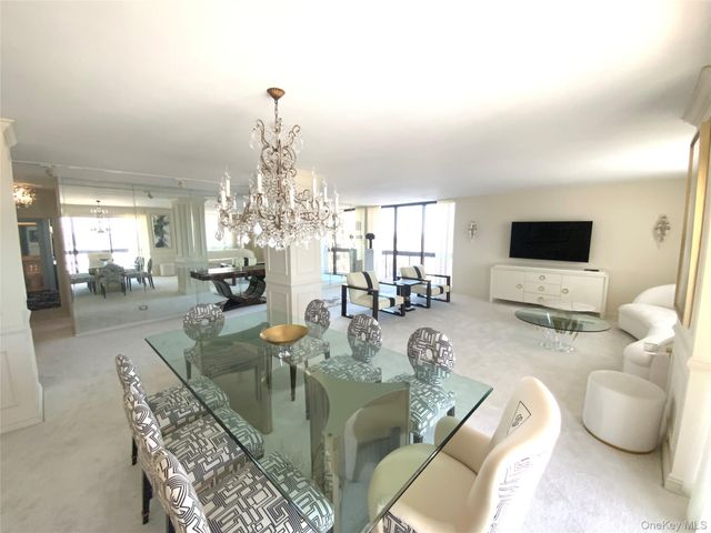 27010 Grand Central Parkway 17E, Floral Park, NY 11005