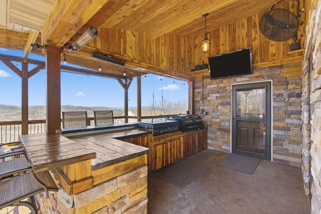 19 Mikayla Dr Drive, Lampe, MO 65681