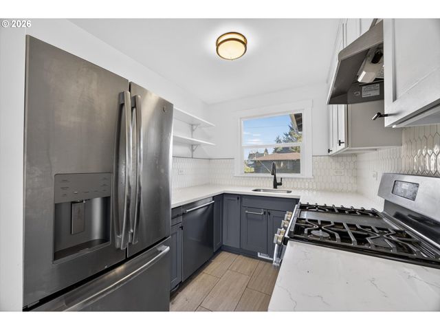 6505 N KNOWLES Ave, Portland, OR 97217