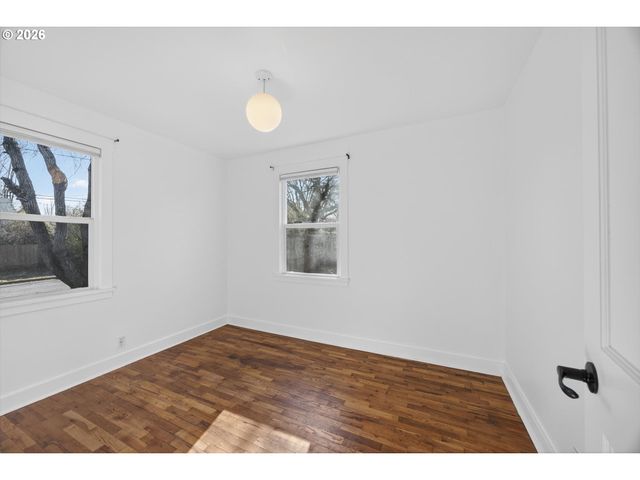 6505 N KNOWLES Ave, Portland, OR 97217