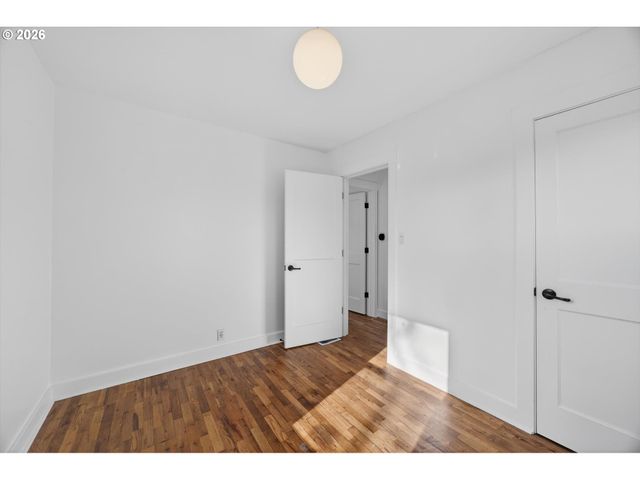 6505 N KNOWLES Ave, Portland, OR 97217